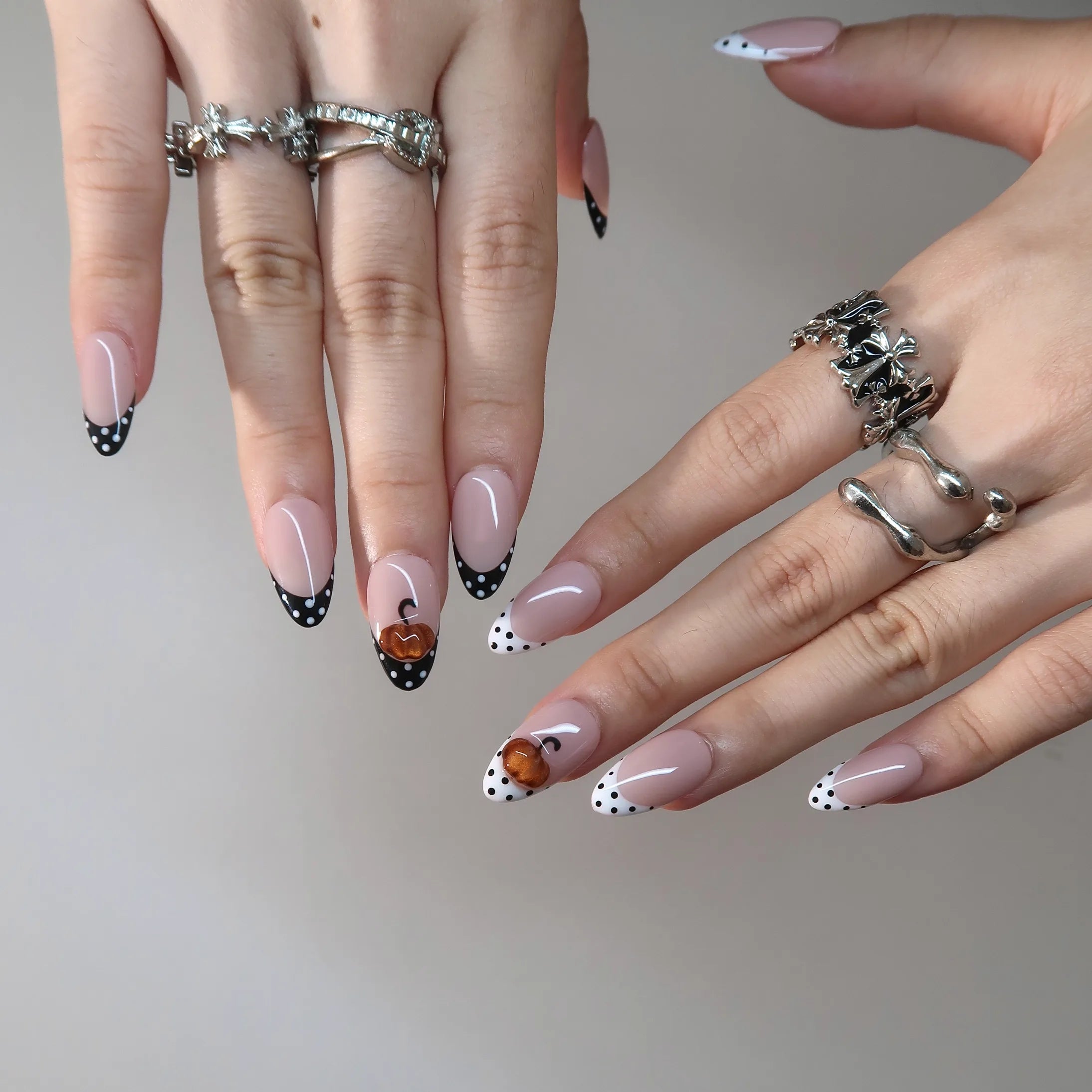 Miss Pumpkin - Ersa Nails Nude Black PressOnNails