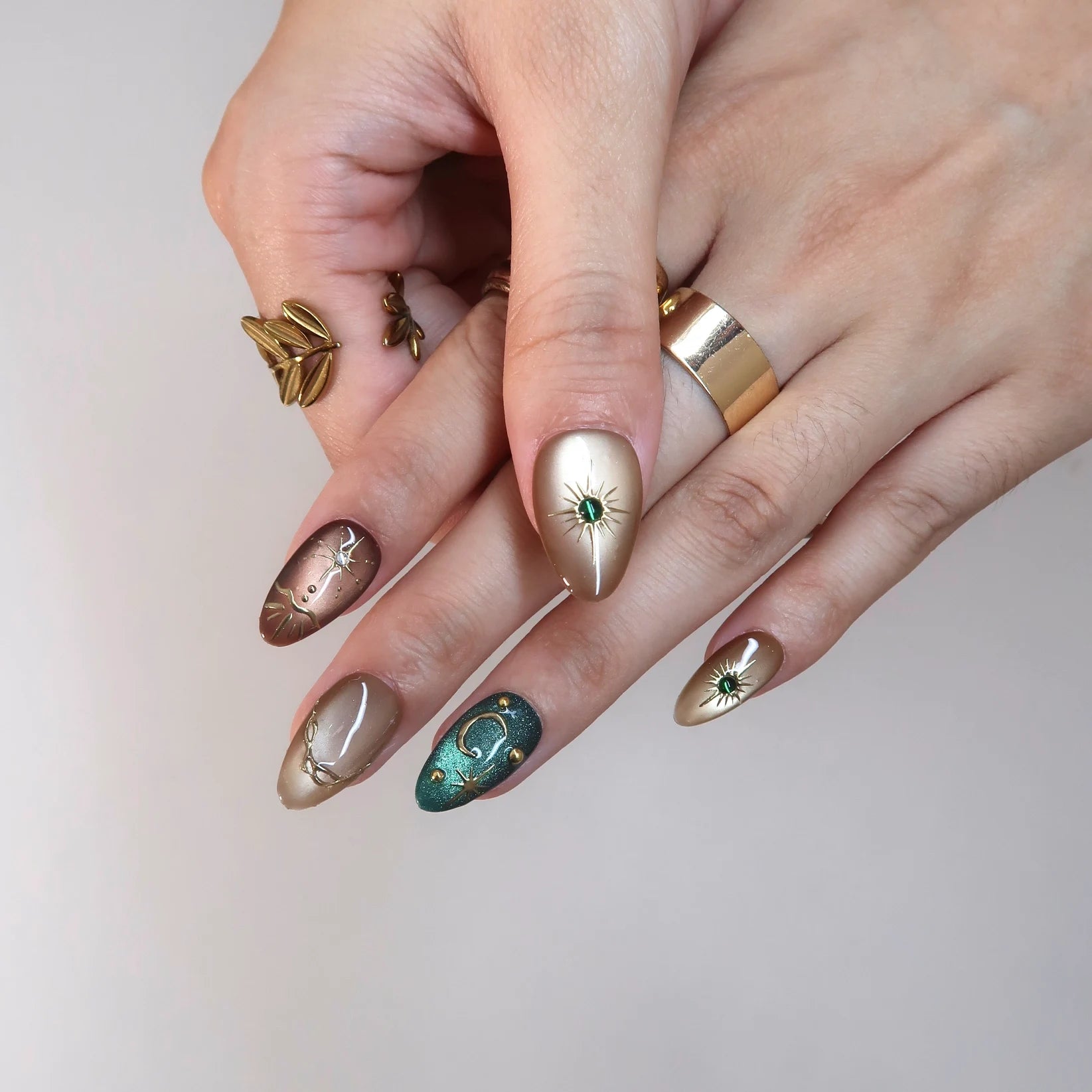 Nightfall - Ersa Nails Jade Gold PressOnNails