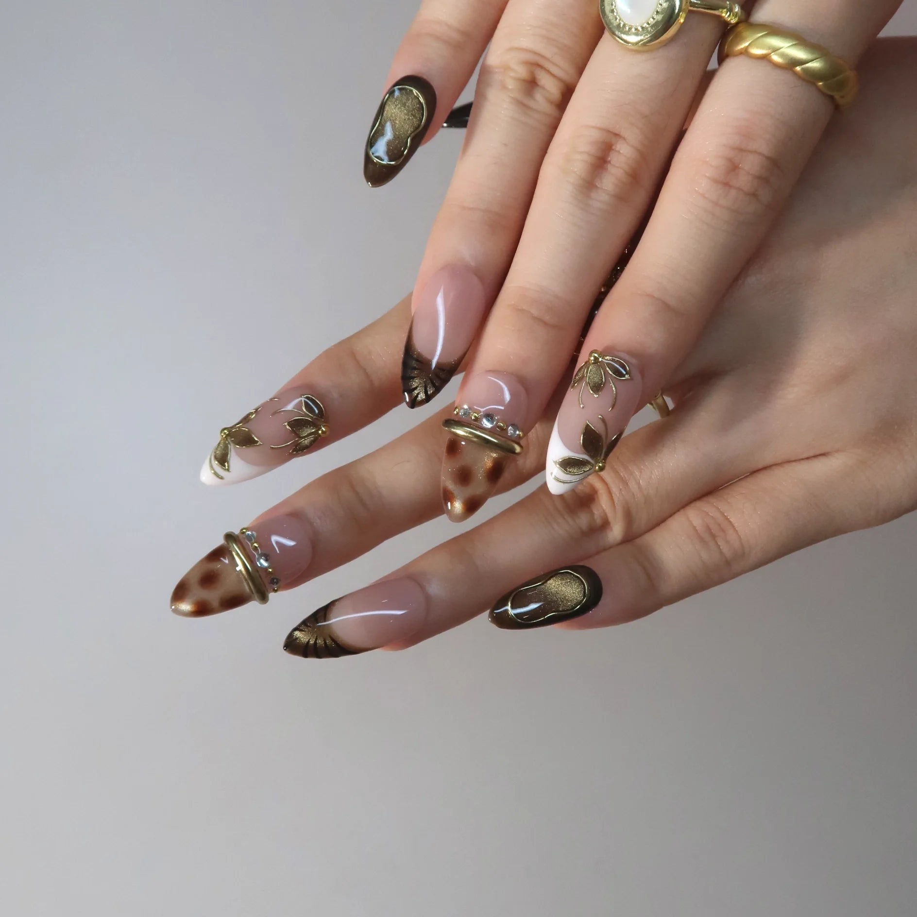 Old Money - Ersa Nails Gold Brown Nude Medium Almond PressOnNails