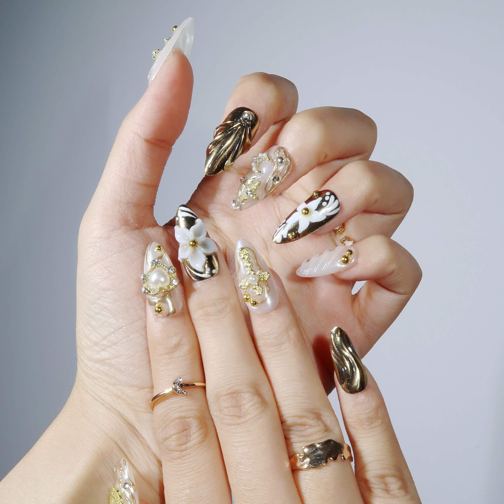 Ornament of Grace - Ersa Nails White Gold PressOnNails