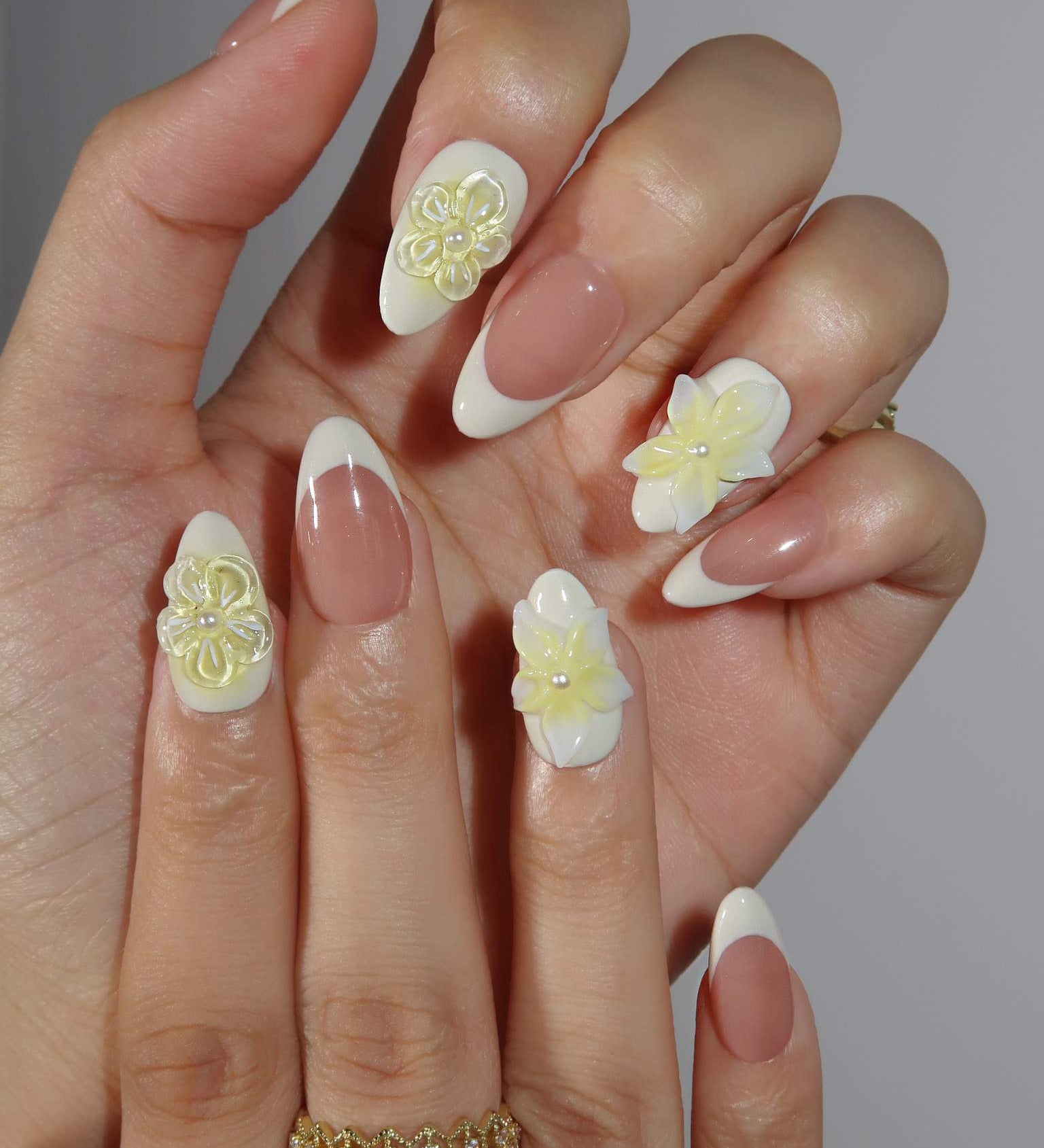 Petal Perfection - Ersa Nails Nude White Yellow PressOnNails