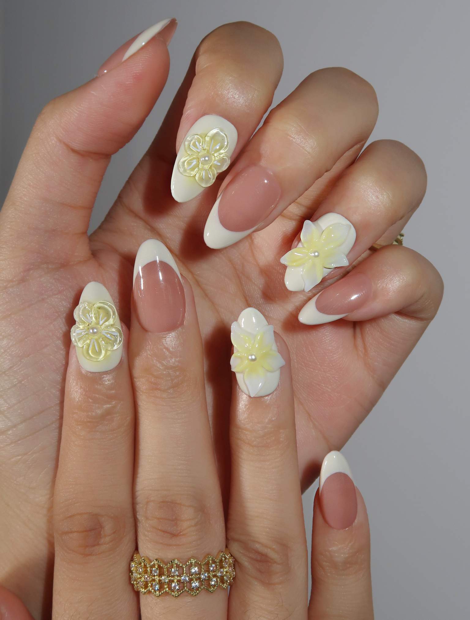 Petal Perfection - Ersa Nails Nude White Yellow PressOnNails