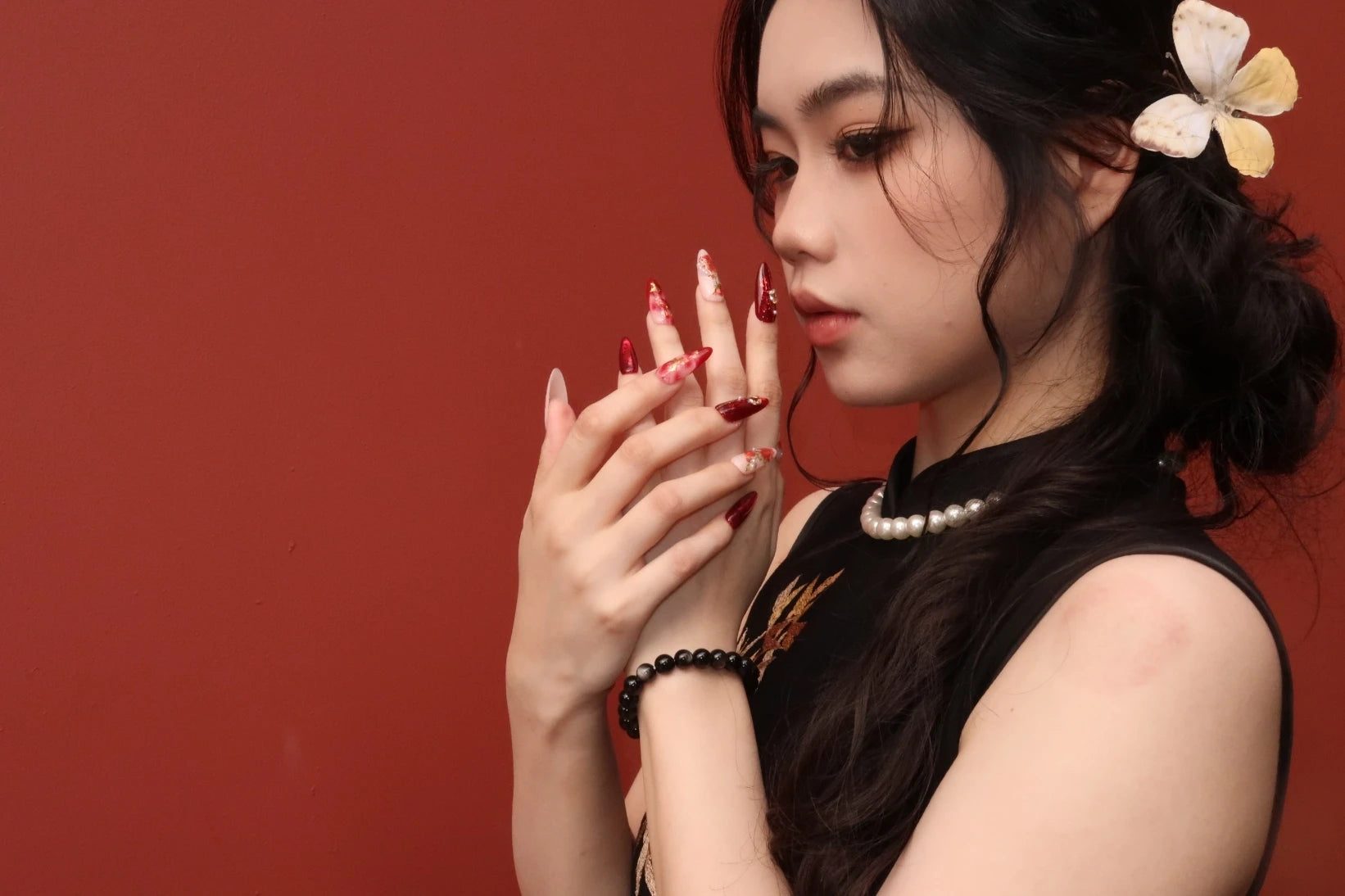 Prosperity_-_ErsaNails_PressOnNails_01.webp
