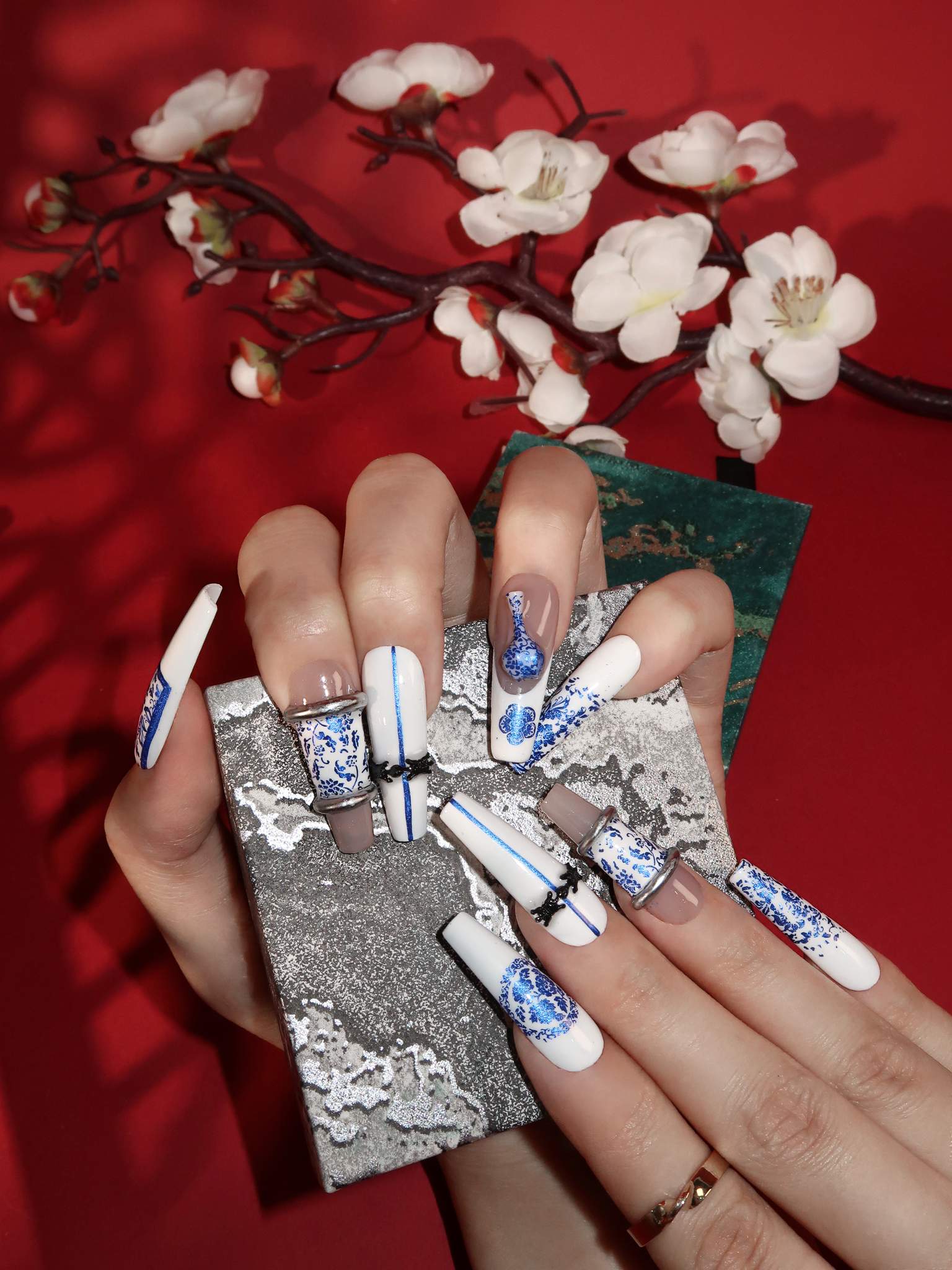  Qinghuaci - Ersa Nails Blue White Long Coffin PressOnNails