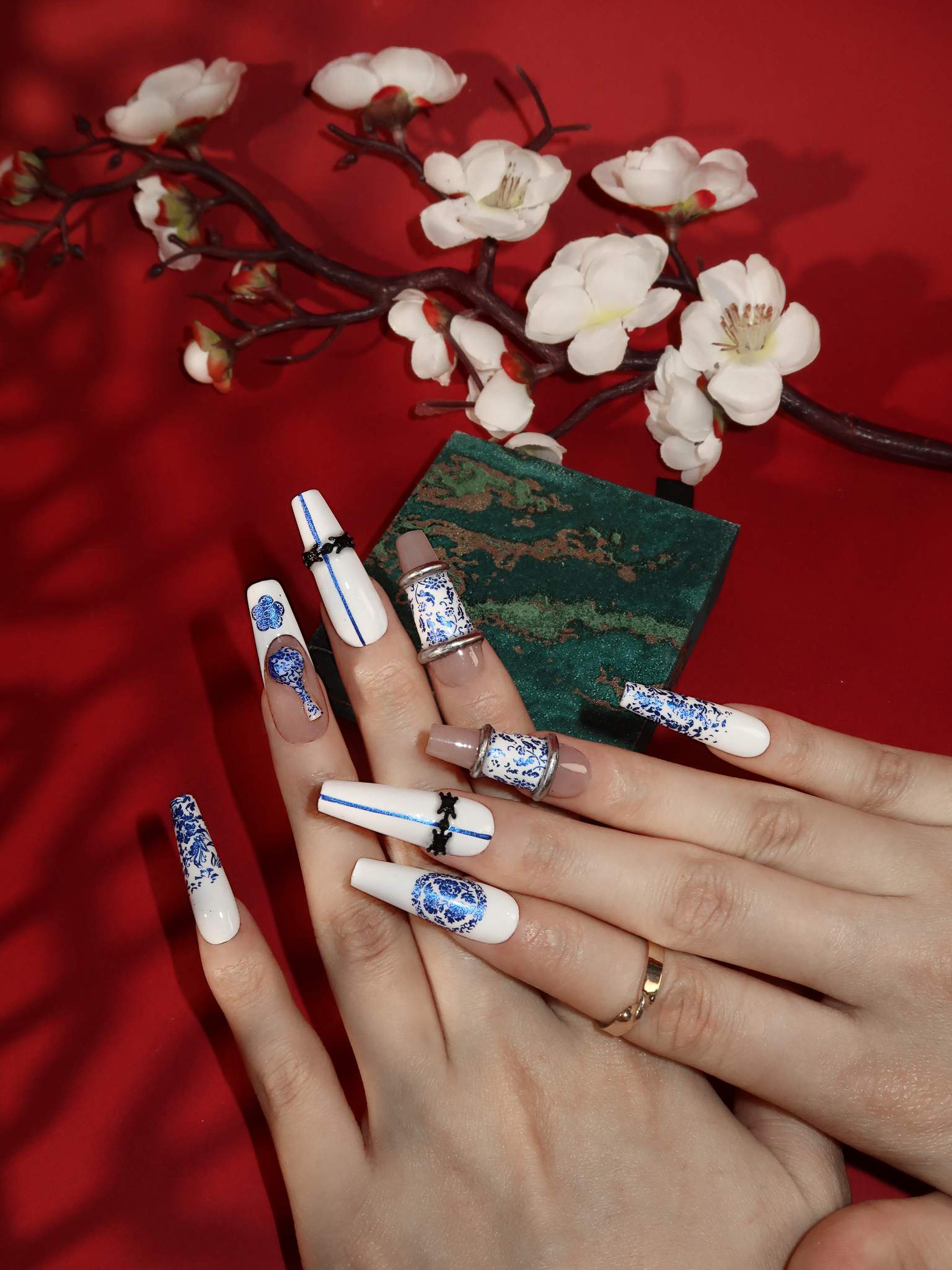  Qinghuaci - Ersa Nails Blue White Long Coffin PressOnNails