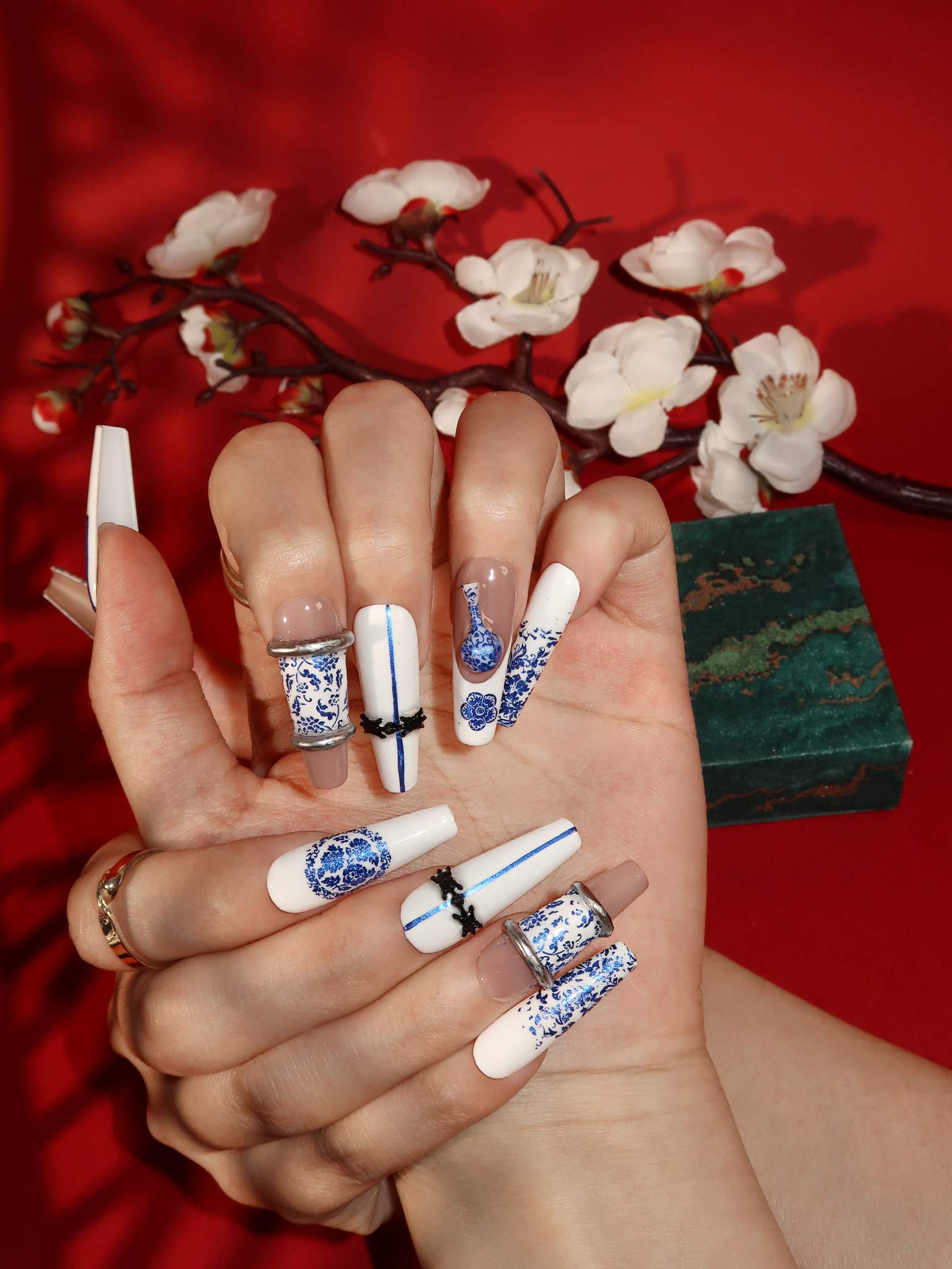  Qinghuaci - Ersa Nails Blue White Long Coffin PressOnNails