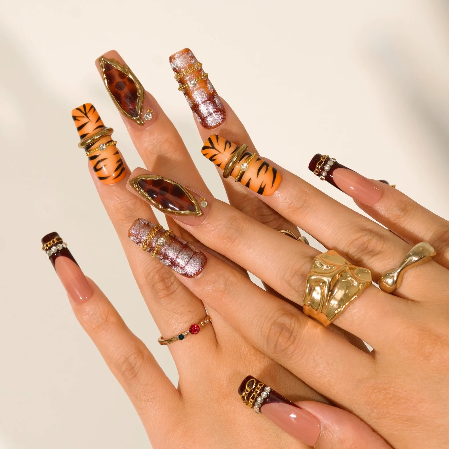 Savage - Ersa Nails Black Silver Yellow PressOnNails