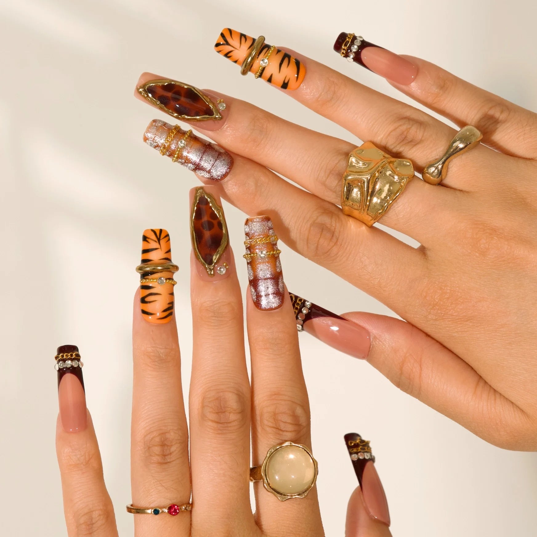 Savage - Ersa Nails Black Silver Yellow PressOnNails