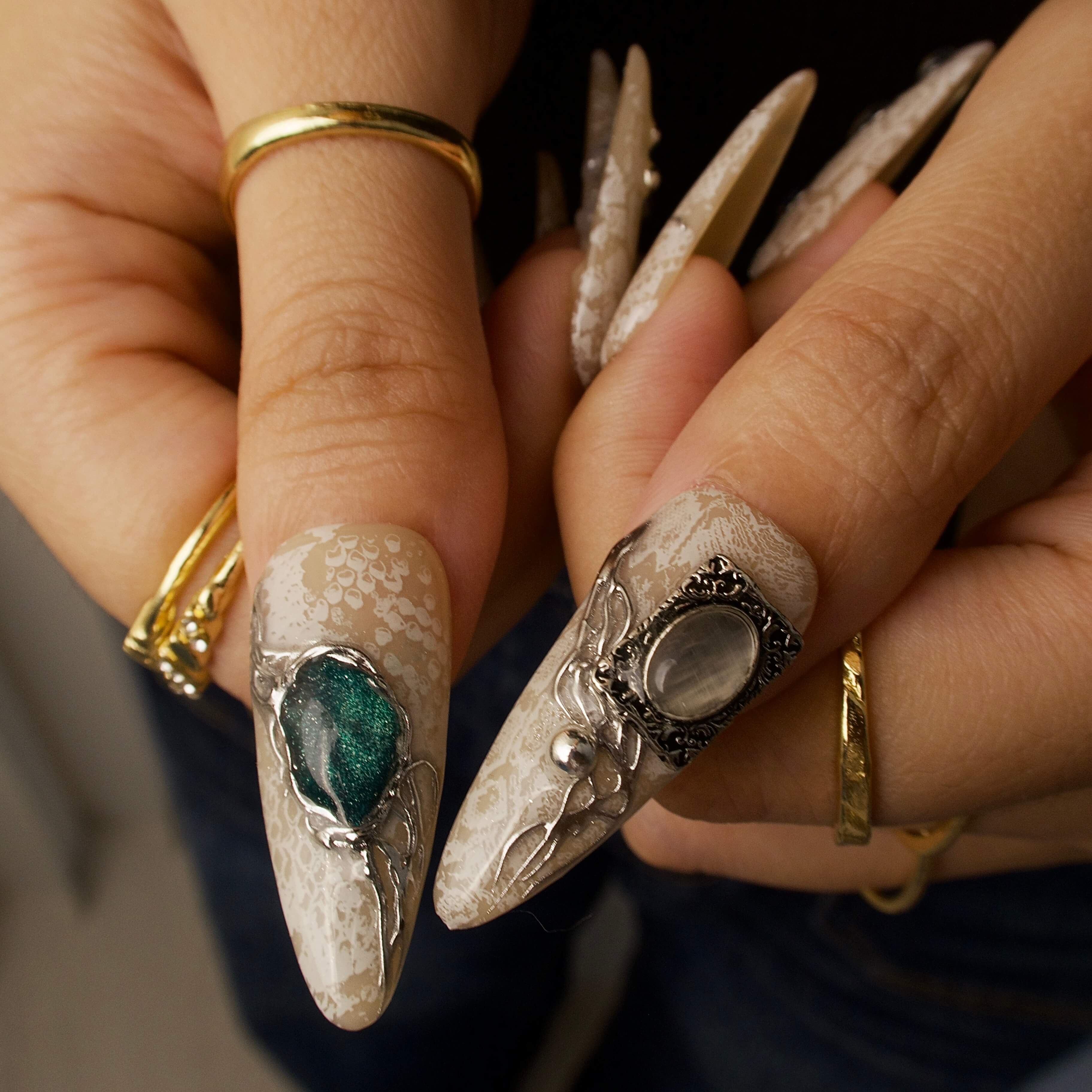 Silver Venom - Ersa Nails Nude Silver PressOnNails
