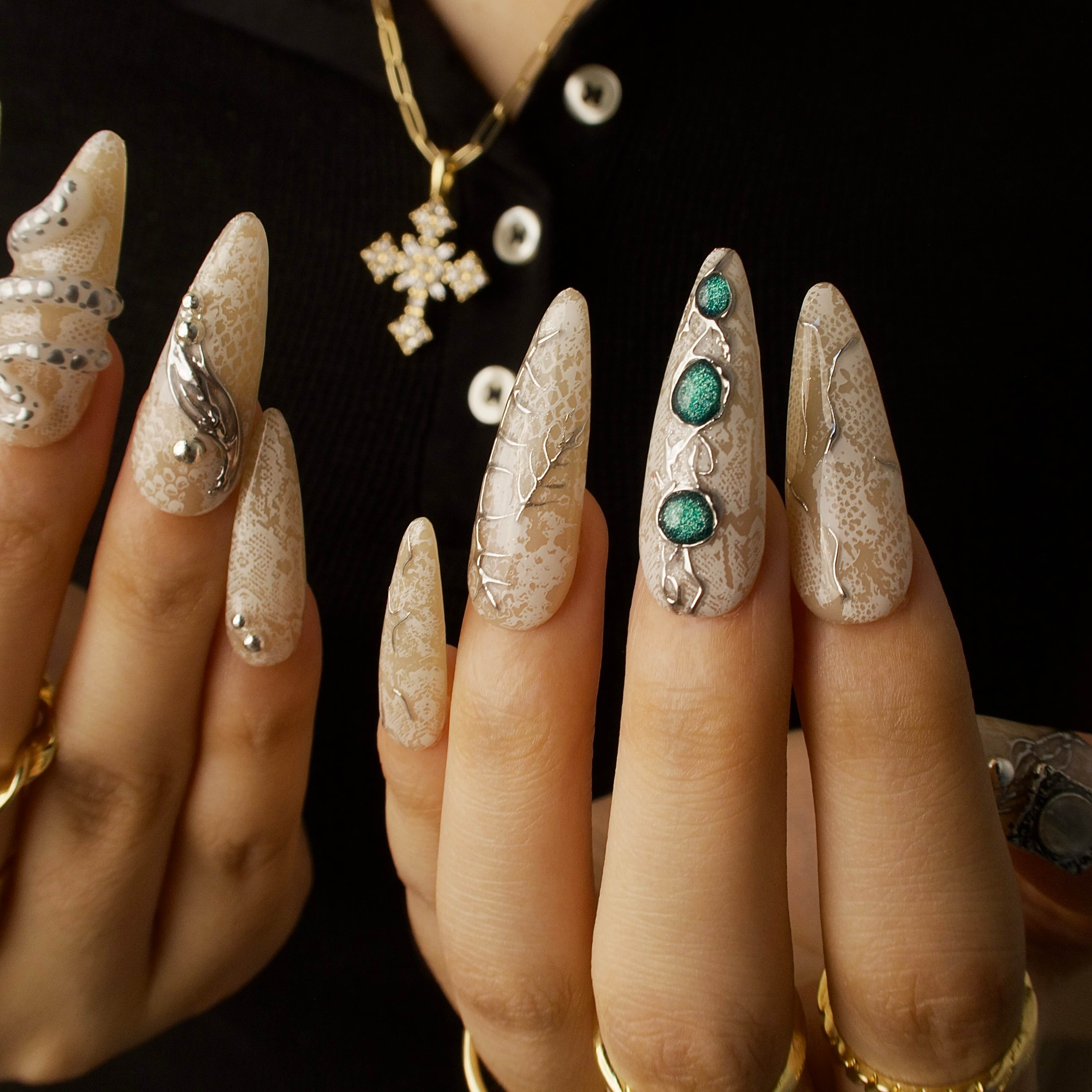 Silver Venom - Ersa Nails Nude Silver PressOnNails