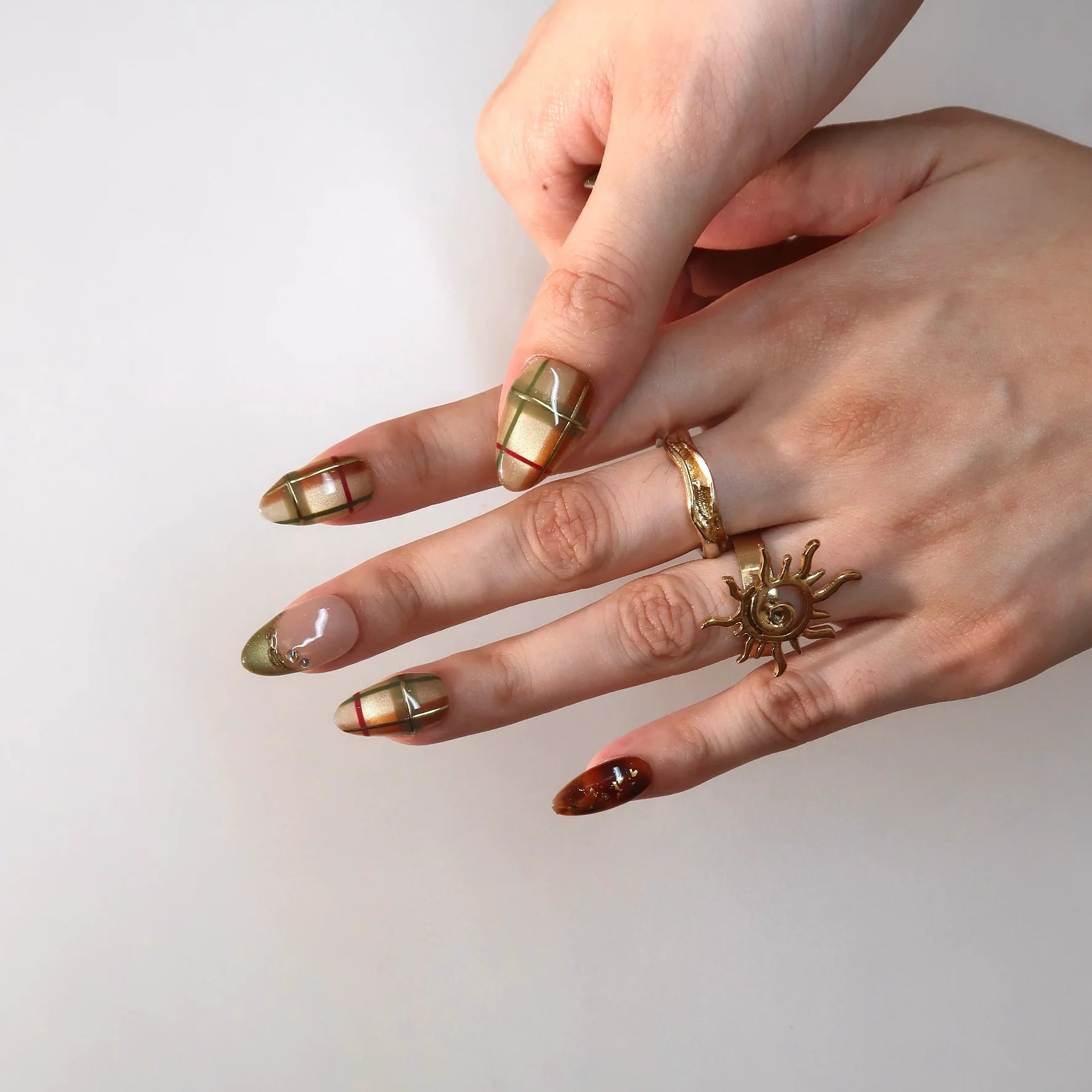 Slow Days - Ersa Nails Nude Jade PressOnNails
