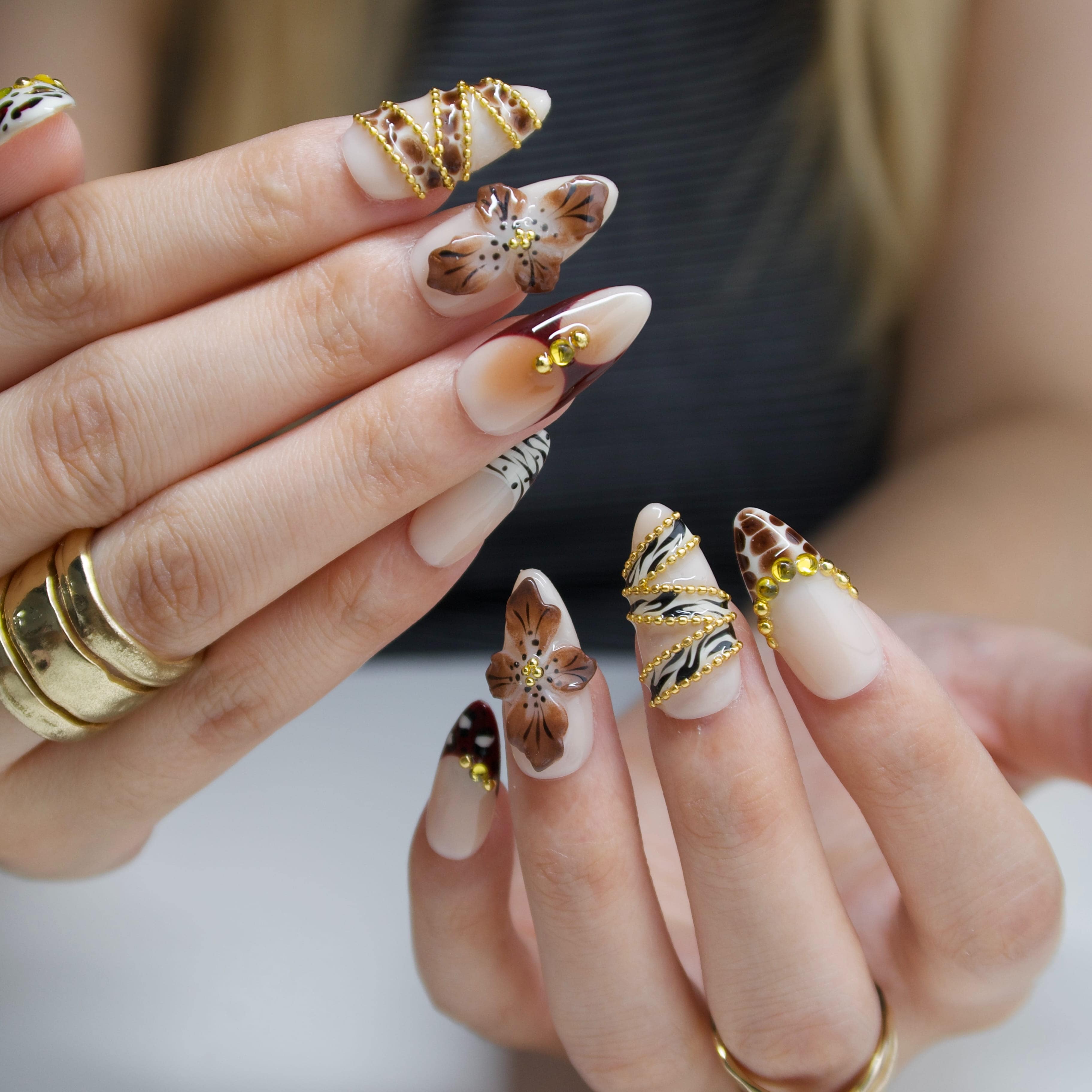 So_Far_Away_-_ErsaNails_PressOnNails_5_030b0bac-4b5e-4f92-9cf4-4a7c91f8e96c.jpg