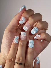 Soft Breeze - Ersa Nails White Blue PressOnNails