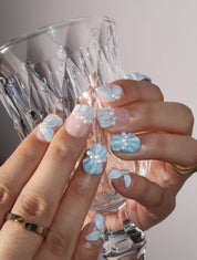 Soft Breeze - Ersa Nails White Blue PressOnNails