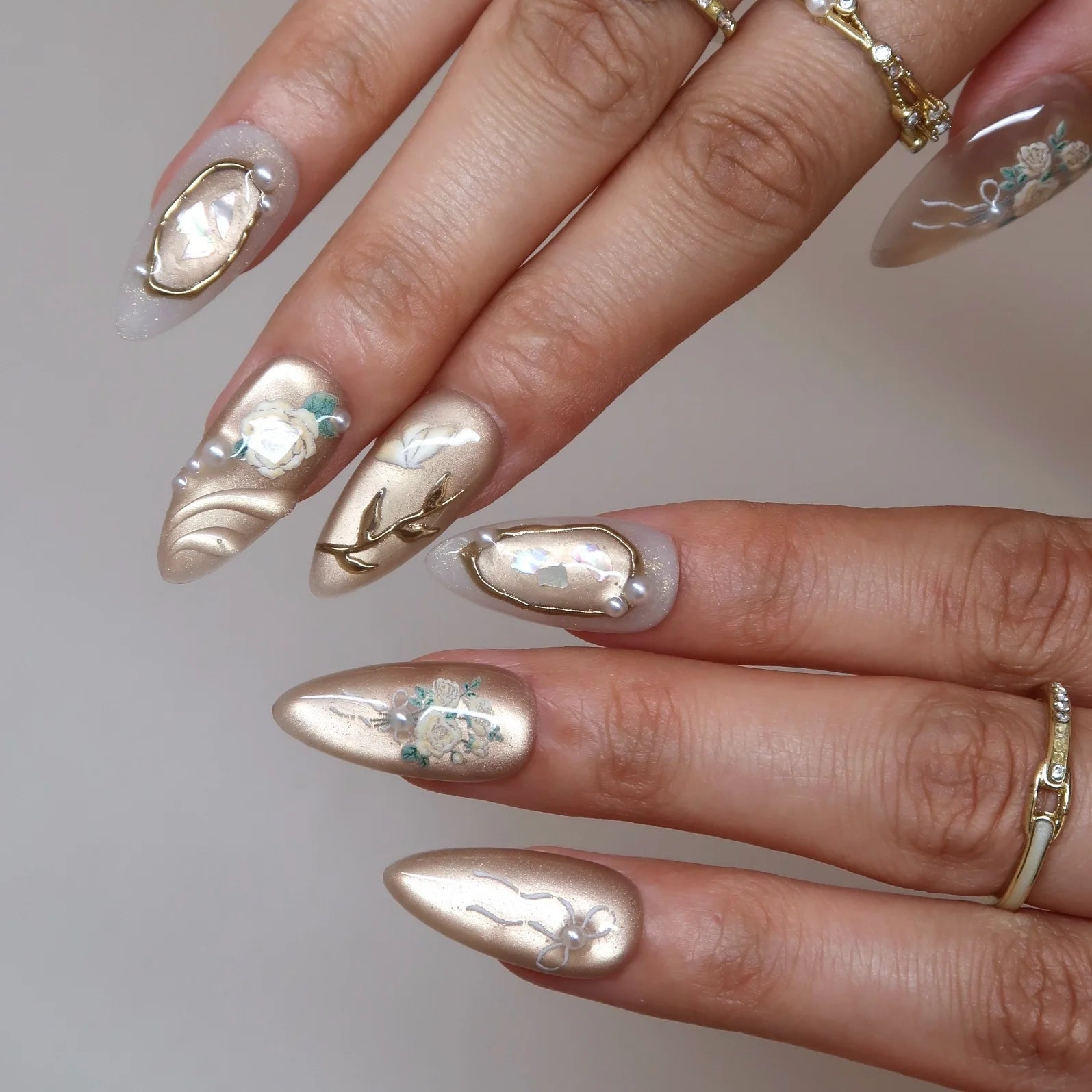 Soft Days - Ersa Nails Nude Gold PressOnNails