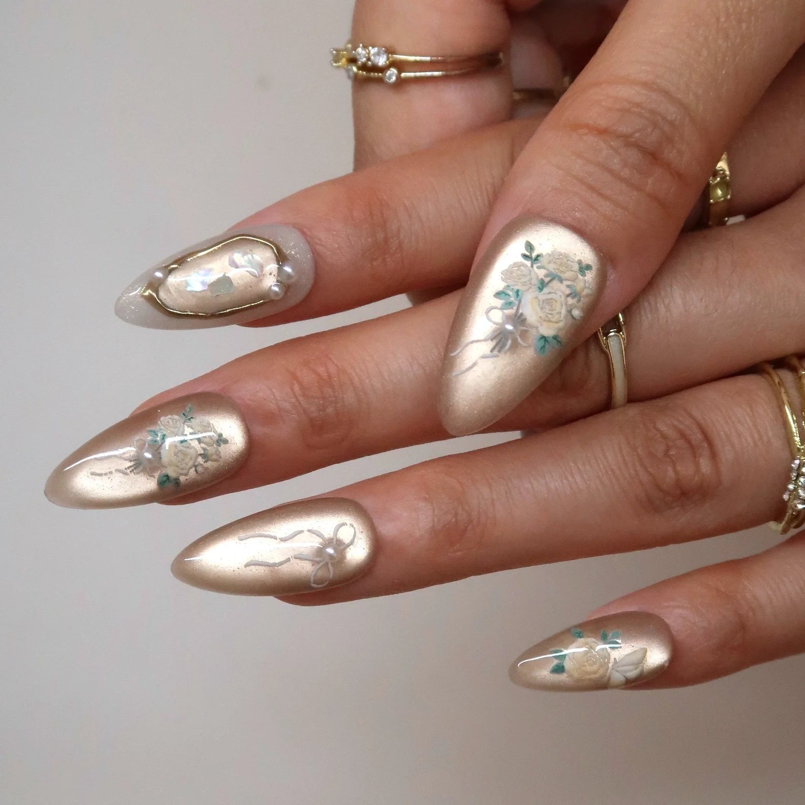 Soft Days - Ersa Nails Nude Gold PressOnNails