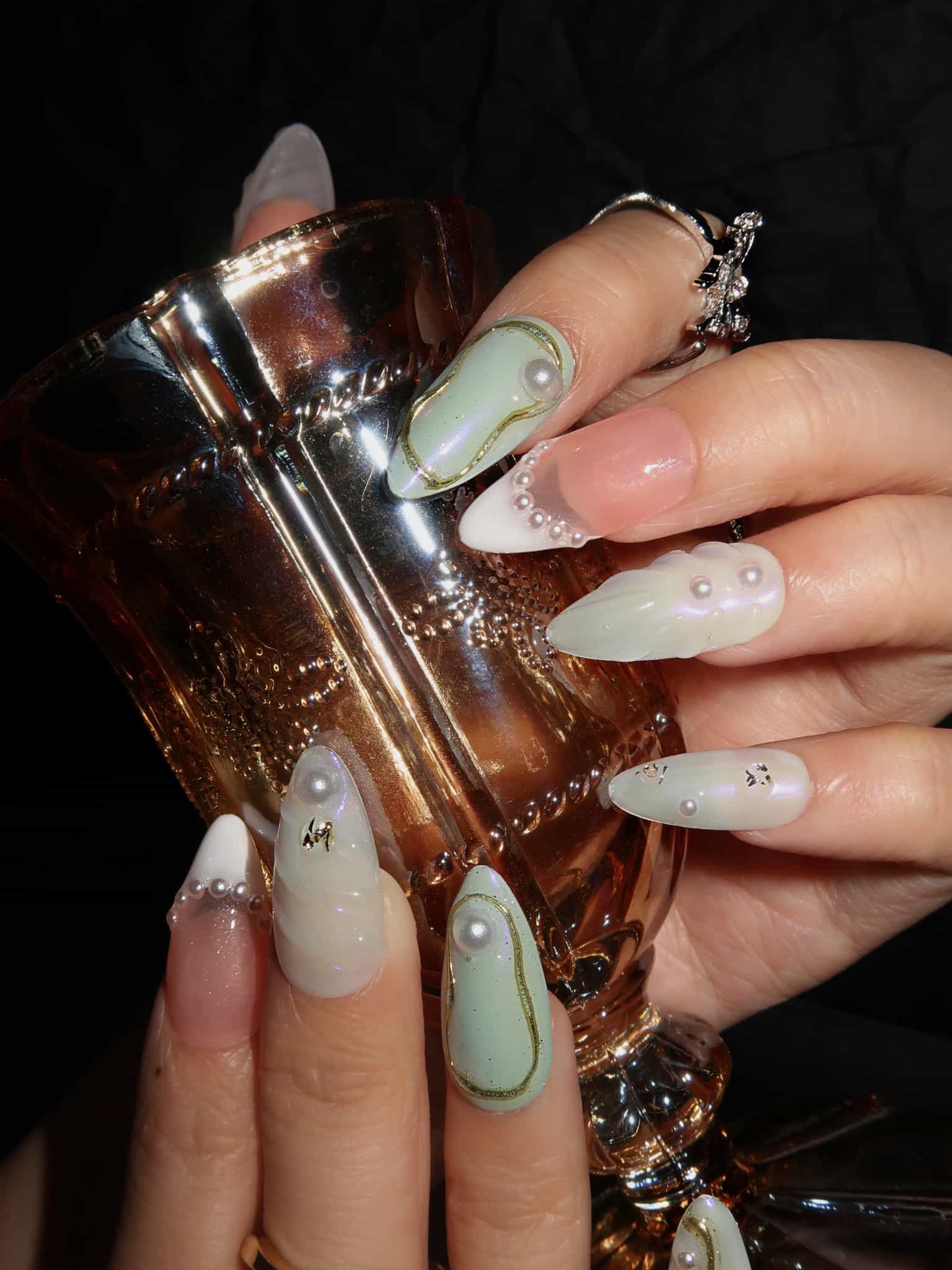 Soft Light - Ersa Nails White Pink Med Almond PressOnNails