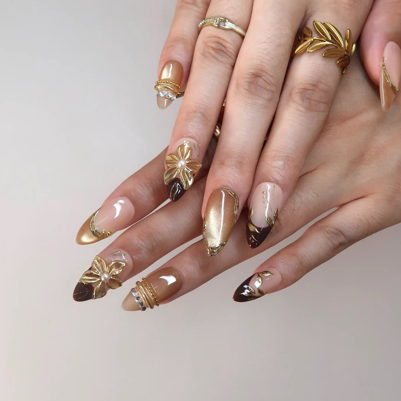 Stay Cozy - Ersa Nails Nude Gold PressOnNails
