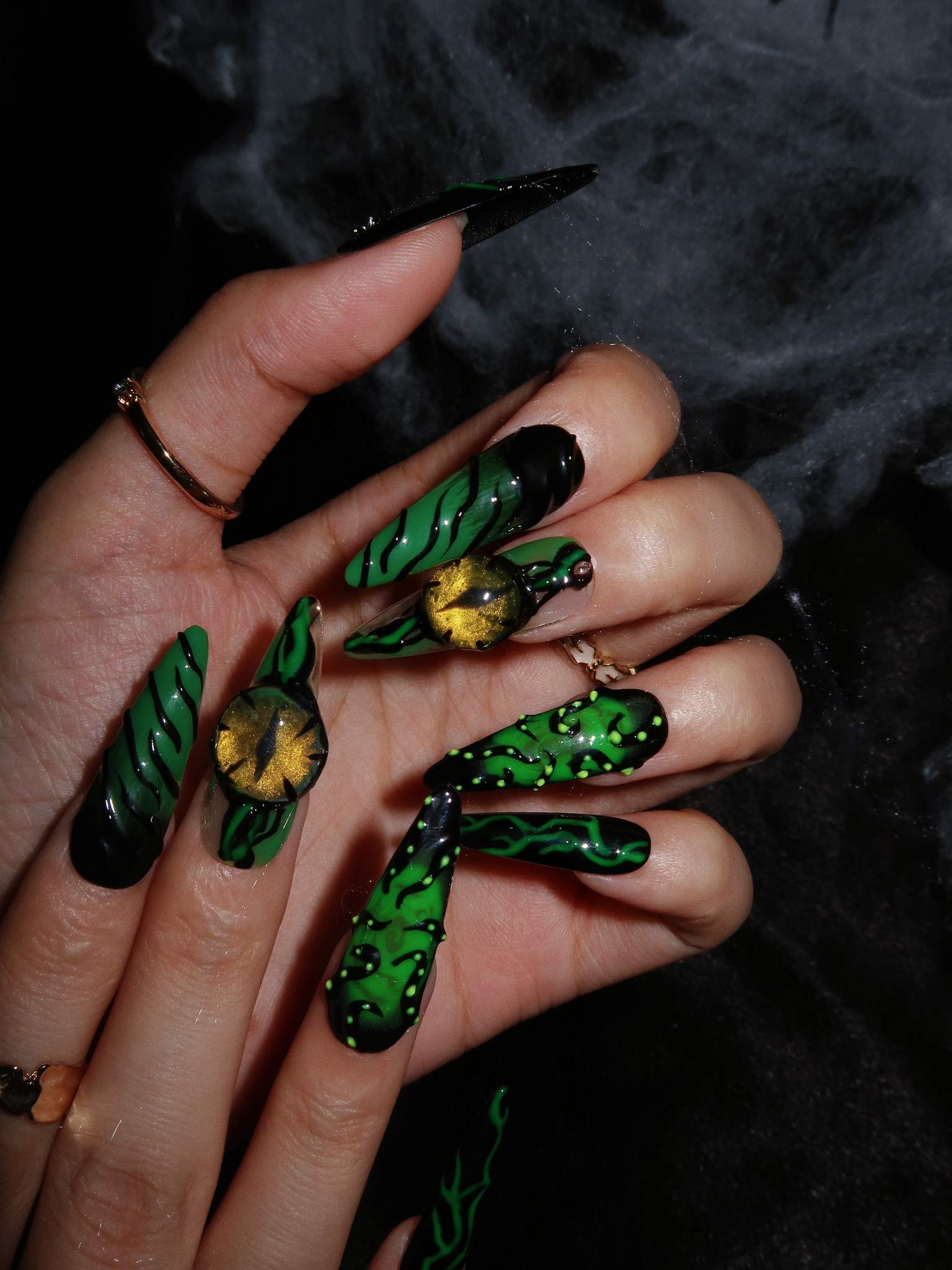 Stranger Things - Ersa Nails Black Jade PressOnNails