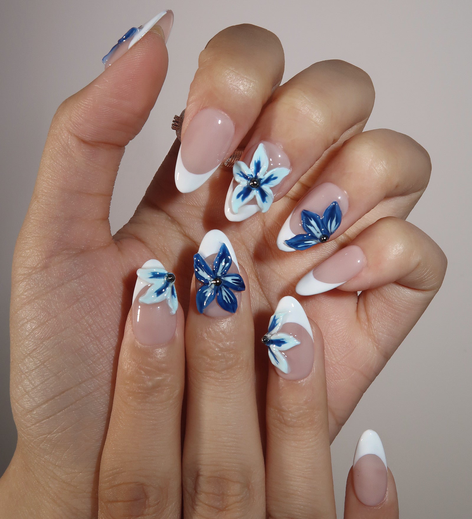 Surf’s Up - Ersa Nails Nude Blue White PressOnNails