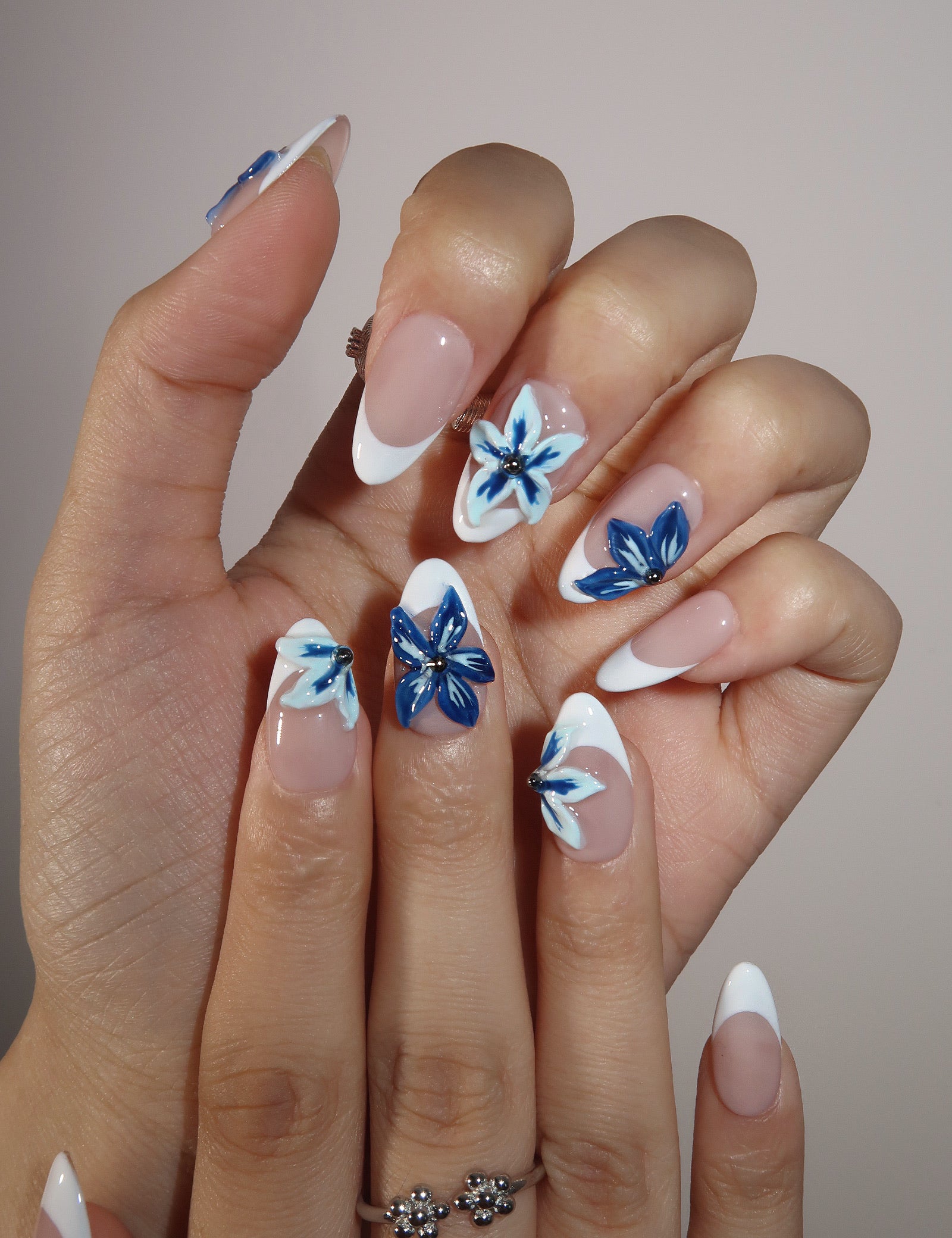 Surf’s Up - Ersa Nails Nude Blue White PressOnNails