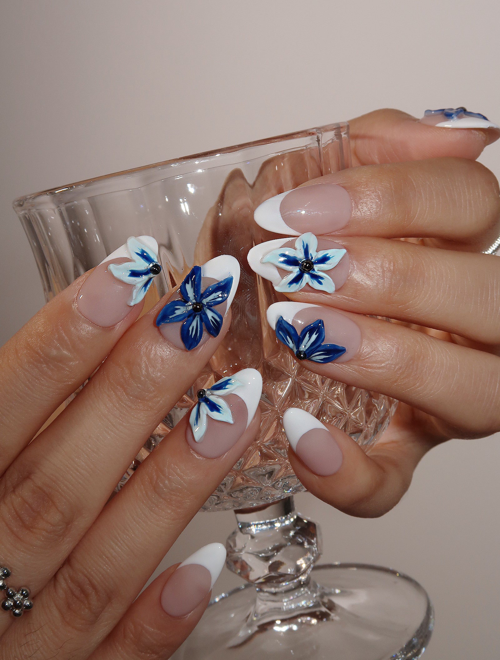 Surf’s Up - Ersa Nails Nude Blue White PressOnNails