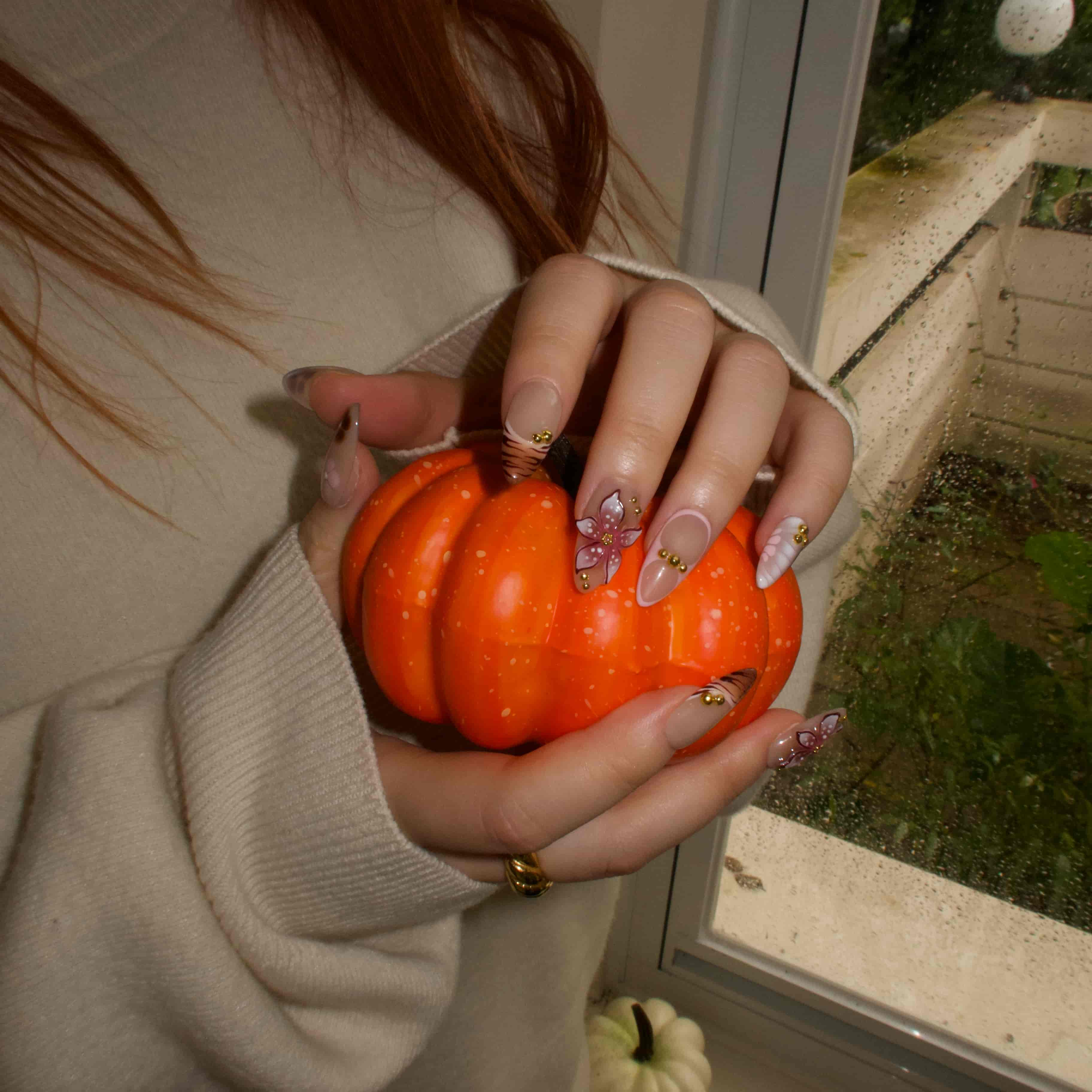 Te_Quiero_-_ErsaNails_PressOnNails_01_38b0046a-2456-4b92-a39d-023f6ad79615.jpg