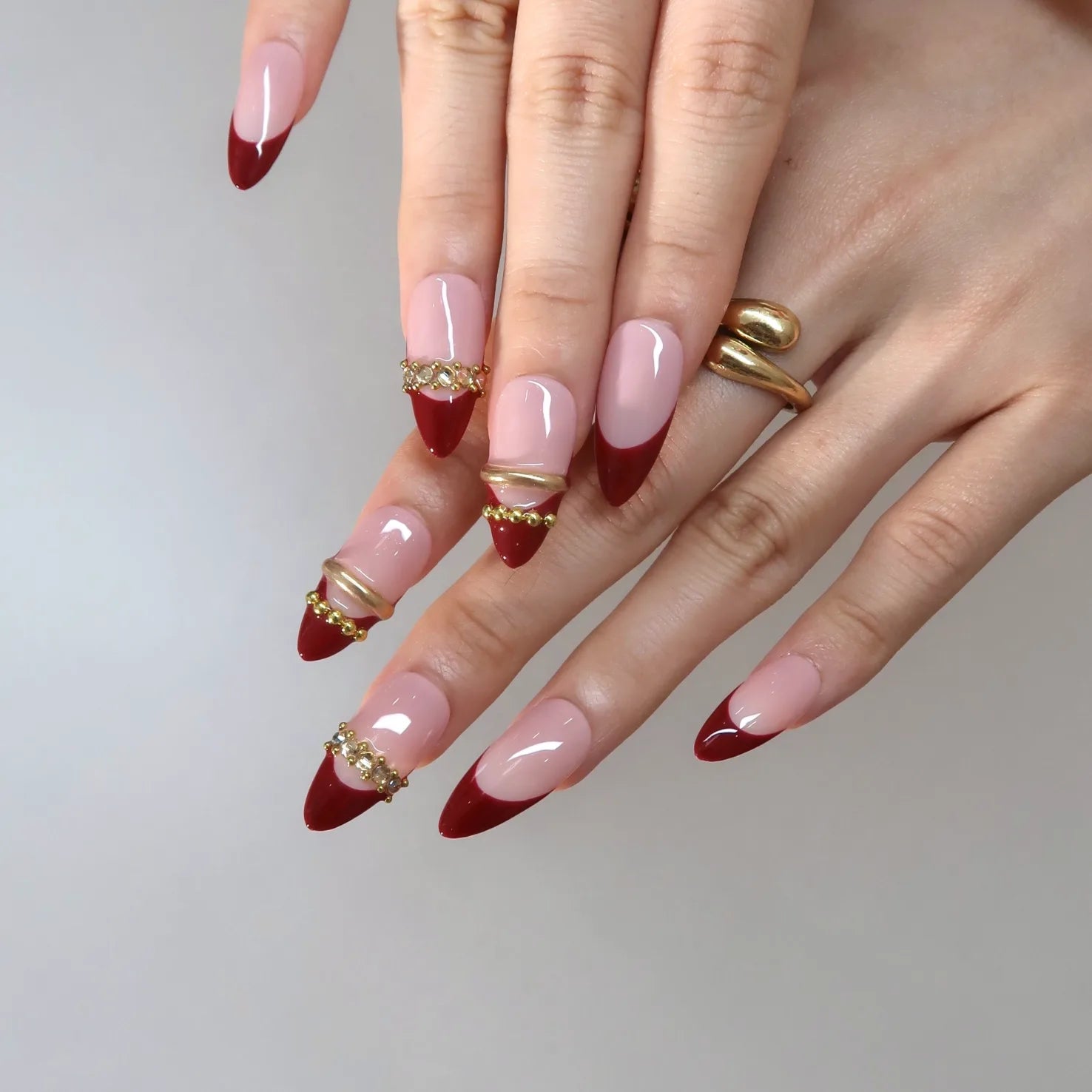 TinyTreasures-ErsaNailsPressOnNails_2.webp