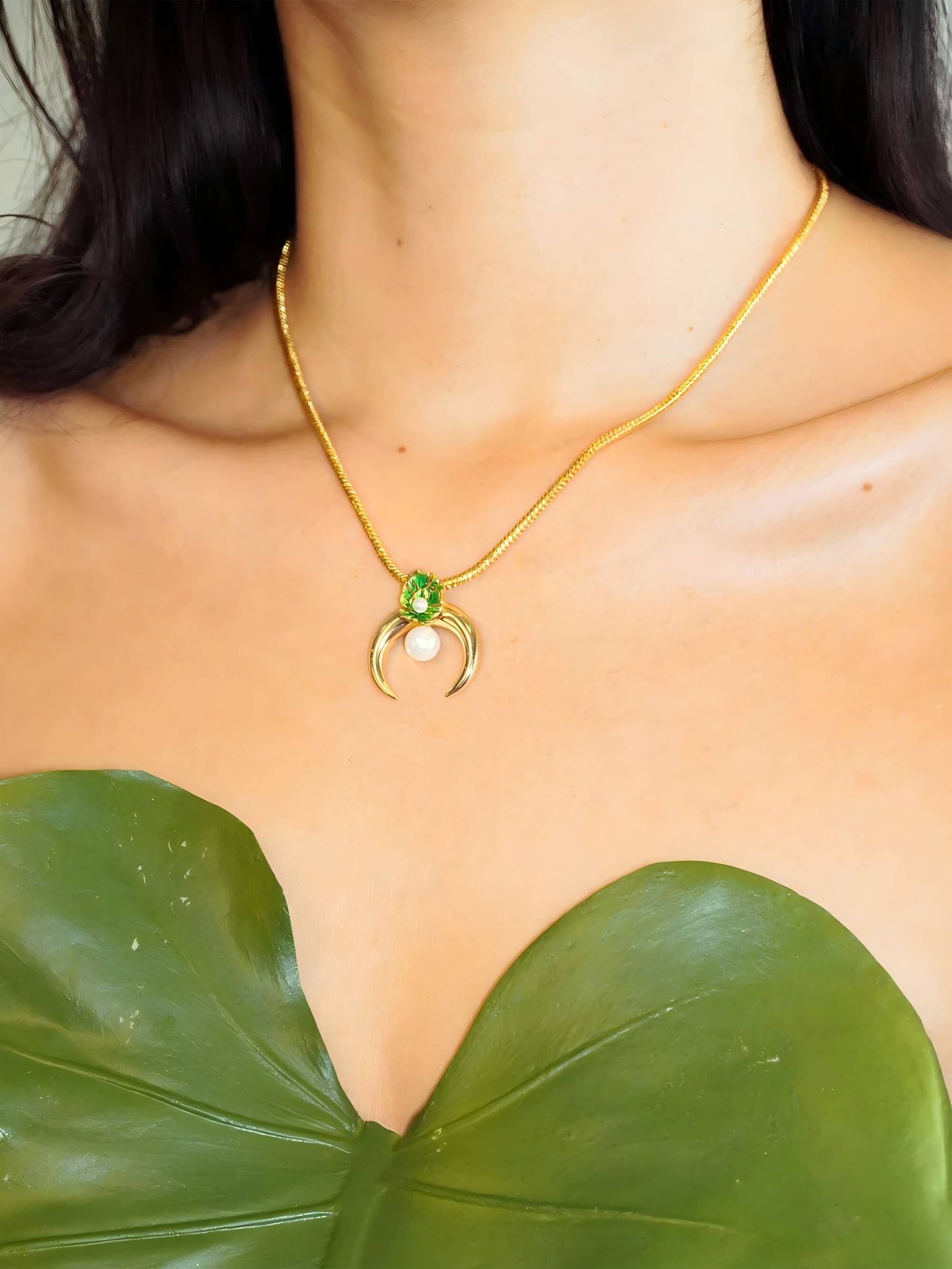 Tropical Horn Necklace - Work Piece