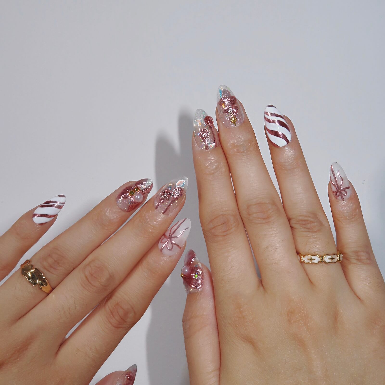 Under the Mistletoe - Ersa Nails Pink White PressOnNails