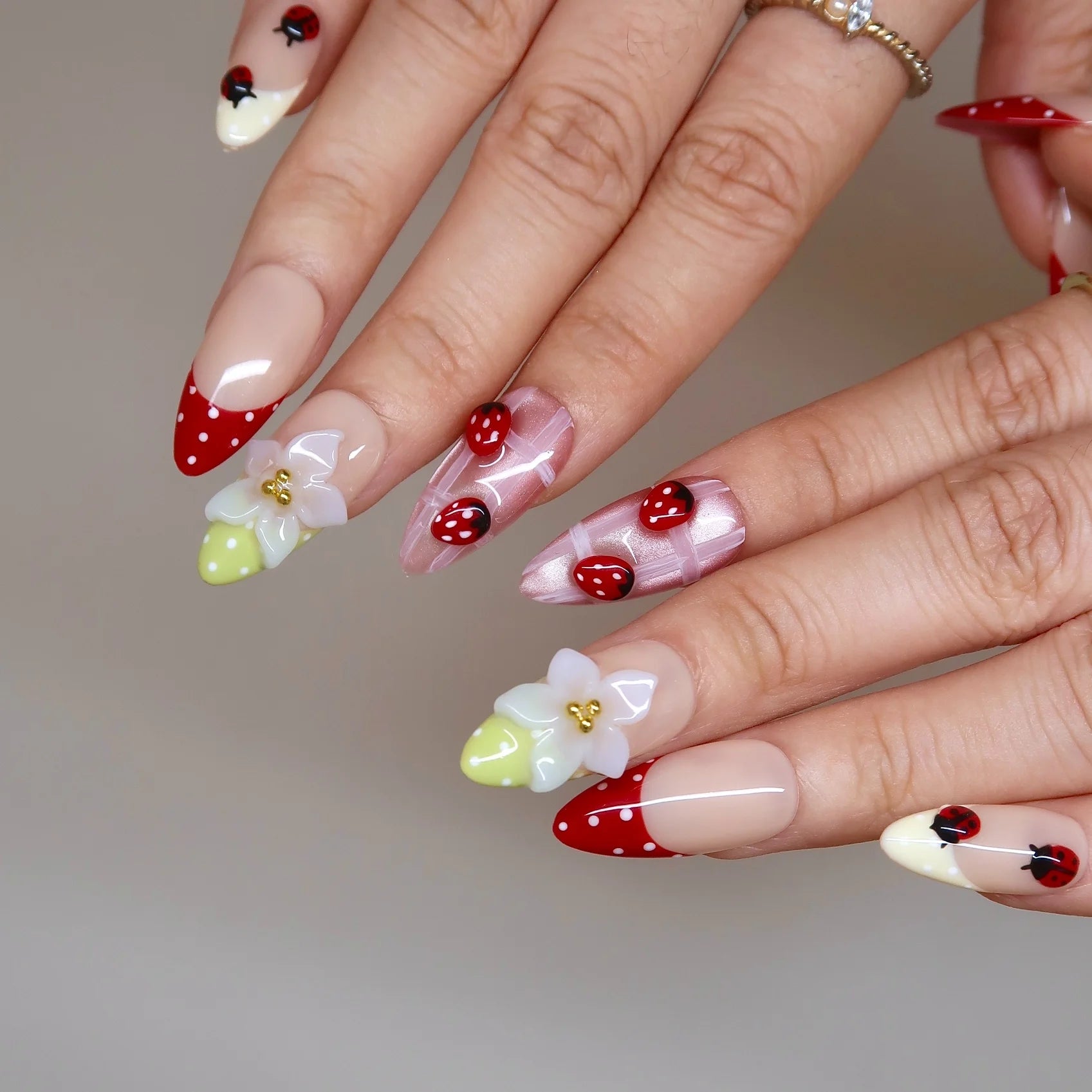 Vitality - Ersa Nails Nude Red Pink PressOnNails