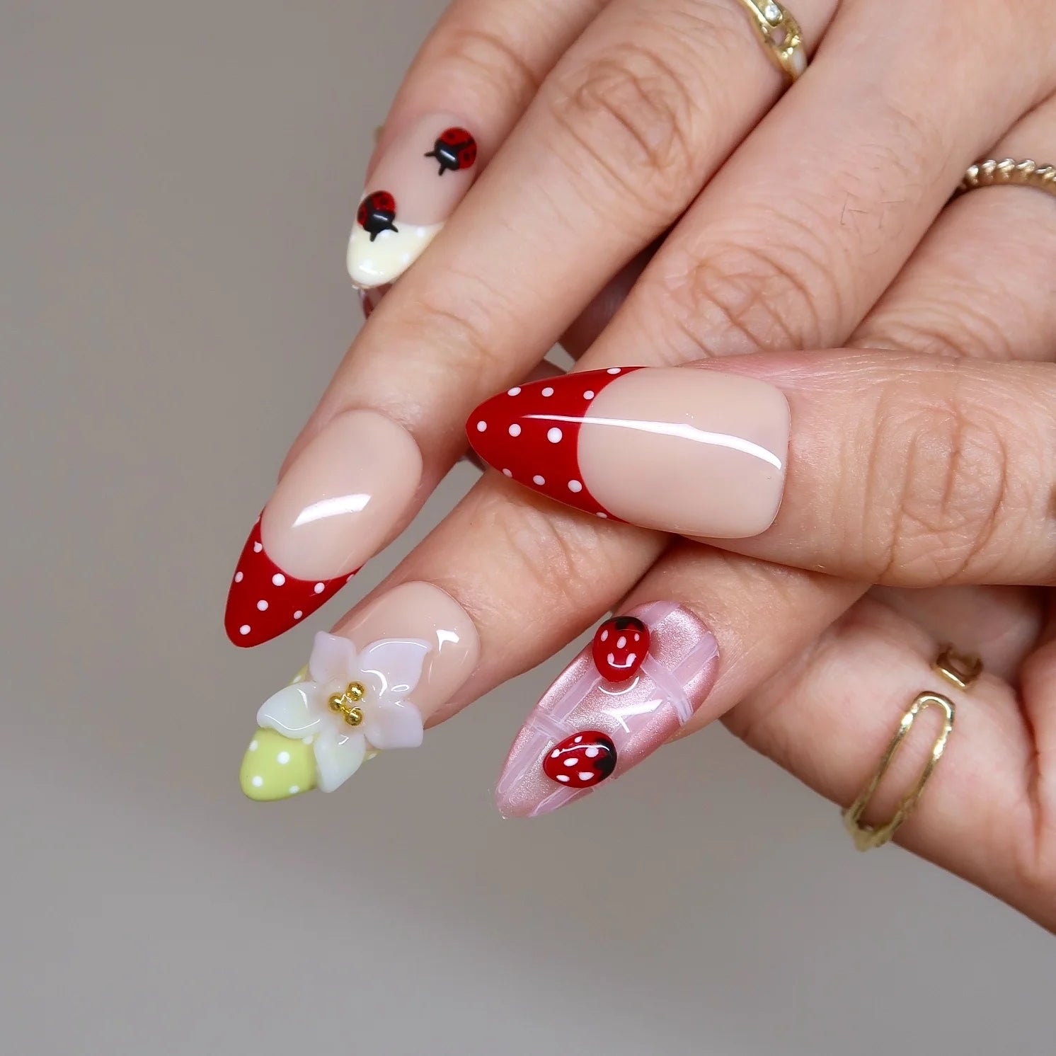 Vitality - Ersa Nails Nude Red Pink PressOnNails