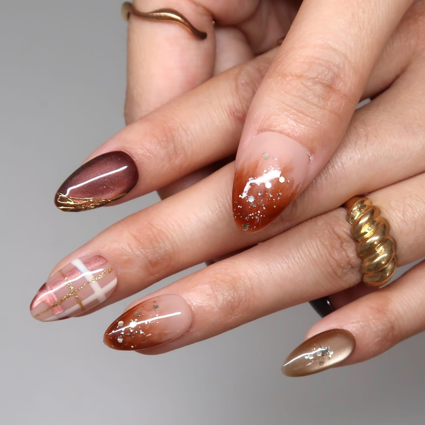 Warm Embrace- Ersa Nails Brown Gold PressOnNails